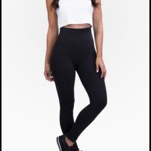 Belly Bandit mother tucker leggings NWOT